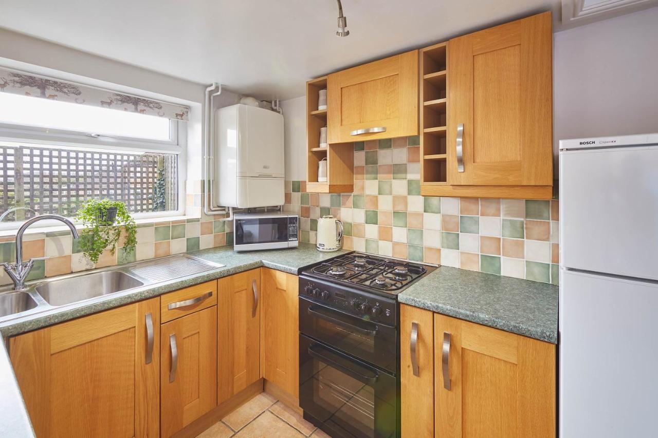 Host & Stay - Dove Grey, 25 West End Kirkbymoorside Exteriör bild